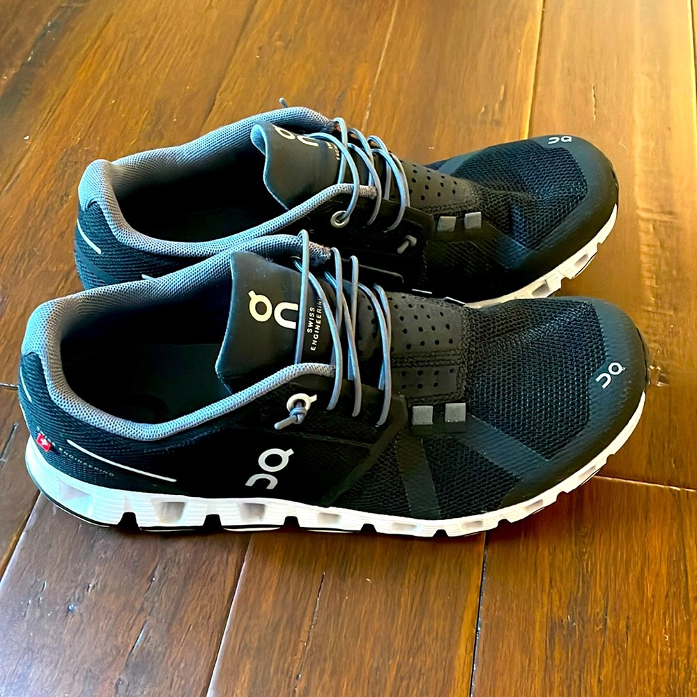 On Cloud Running Sneaker